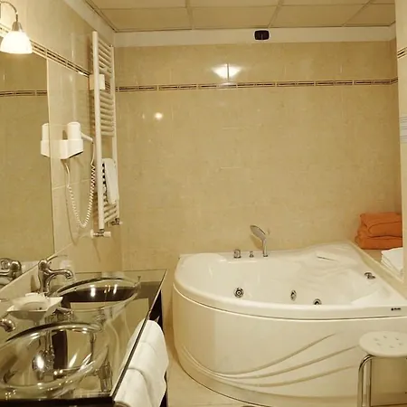 Forum Palace 4*