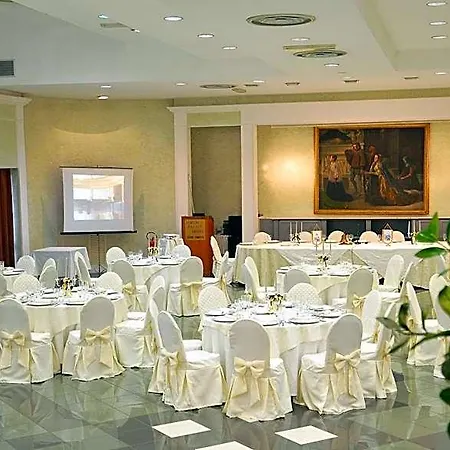 Hotel Forum Palace 4*