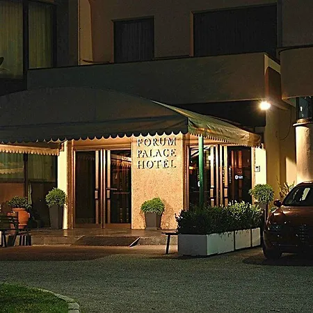 Forum Palace 4*