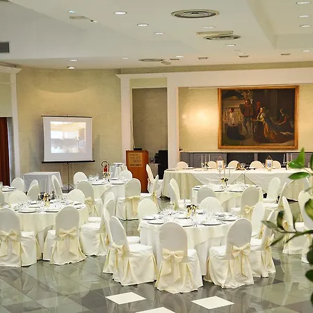 Forum Palace Отель 4*