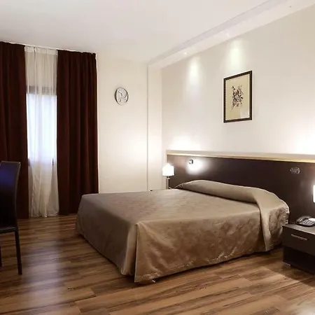 Forum Palace 호텔 4*