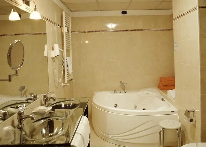 Forum Palace 4*