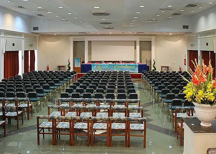 מלון Forum Palace